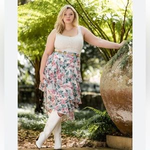 Arula NWT Ambrose Floral Tiered Midi Skirt